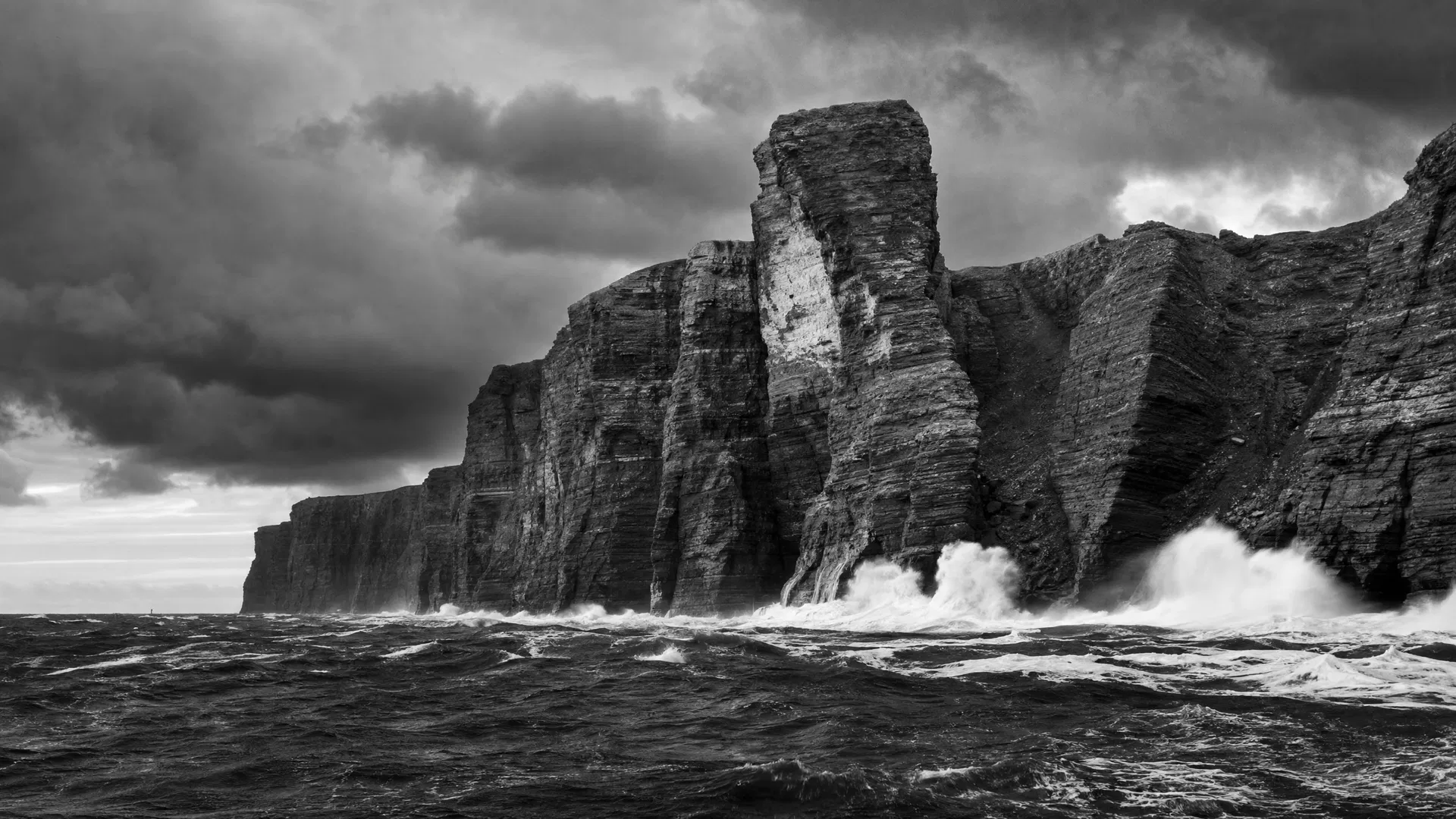 Helgoland island cliffs and sea, the inspiration behind HelgoIQ